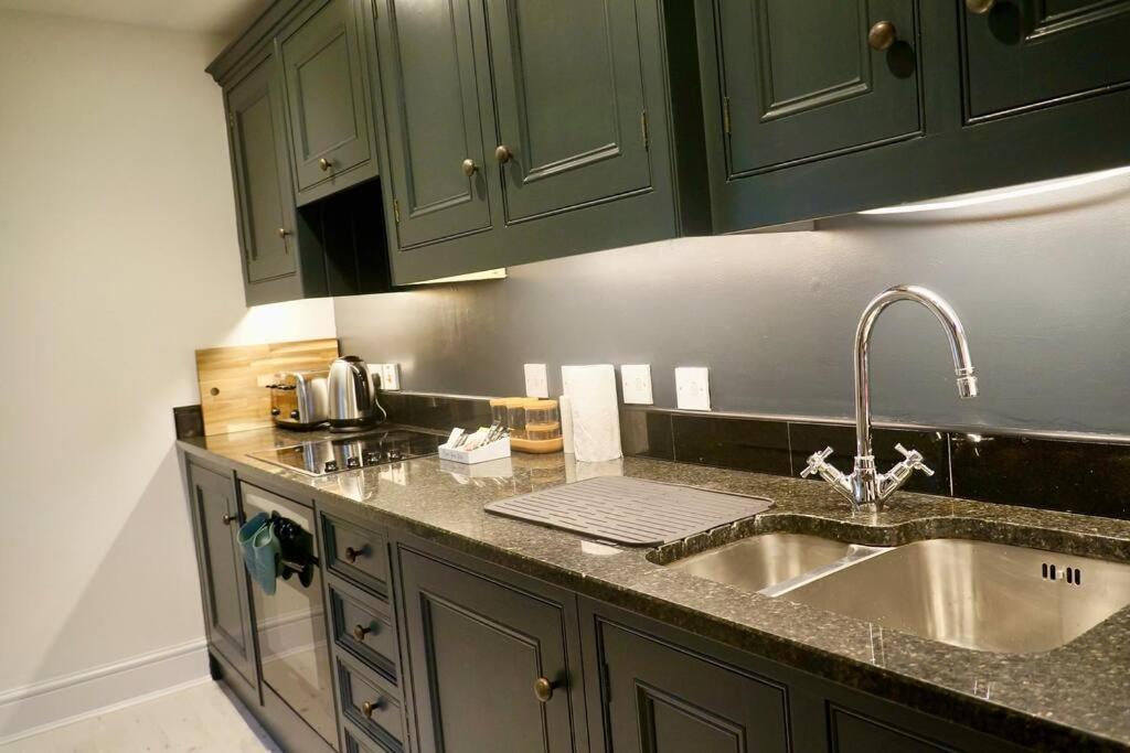 Epic Location, Views & Large Private Terrace Appartement *