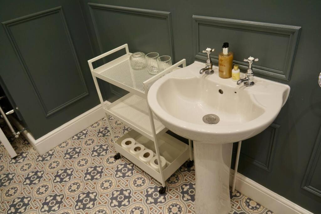 Appartement Epic Location, Views & Large Private Terrace Windsor